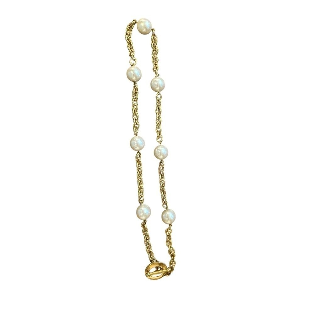 Vintage Costume Pearl and Gold choker style necklace